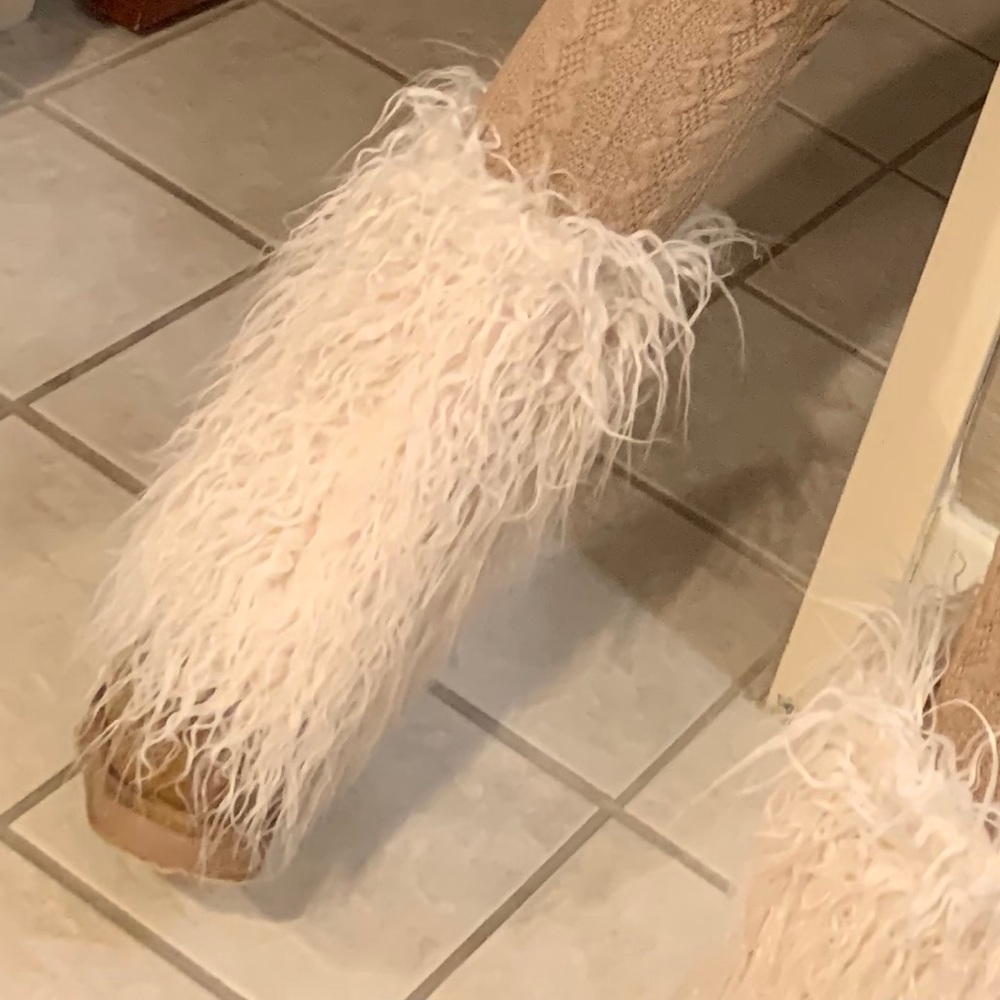 Faux fur boots - Picture 2 of 4